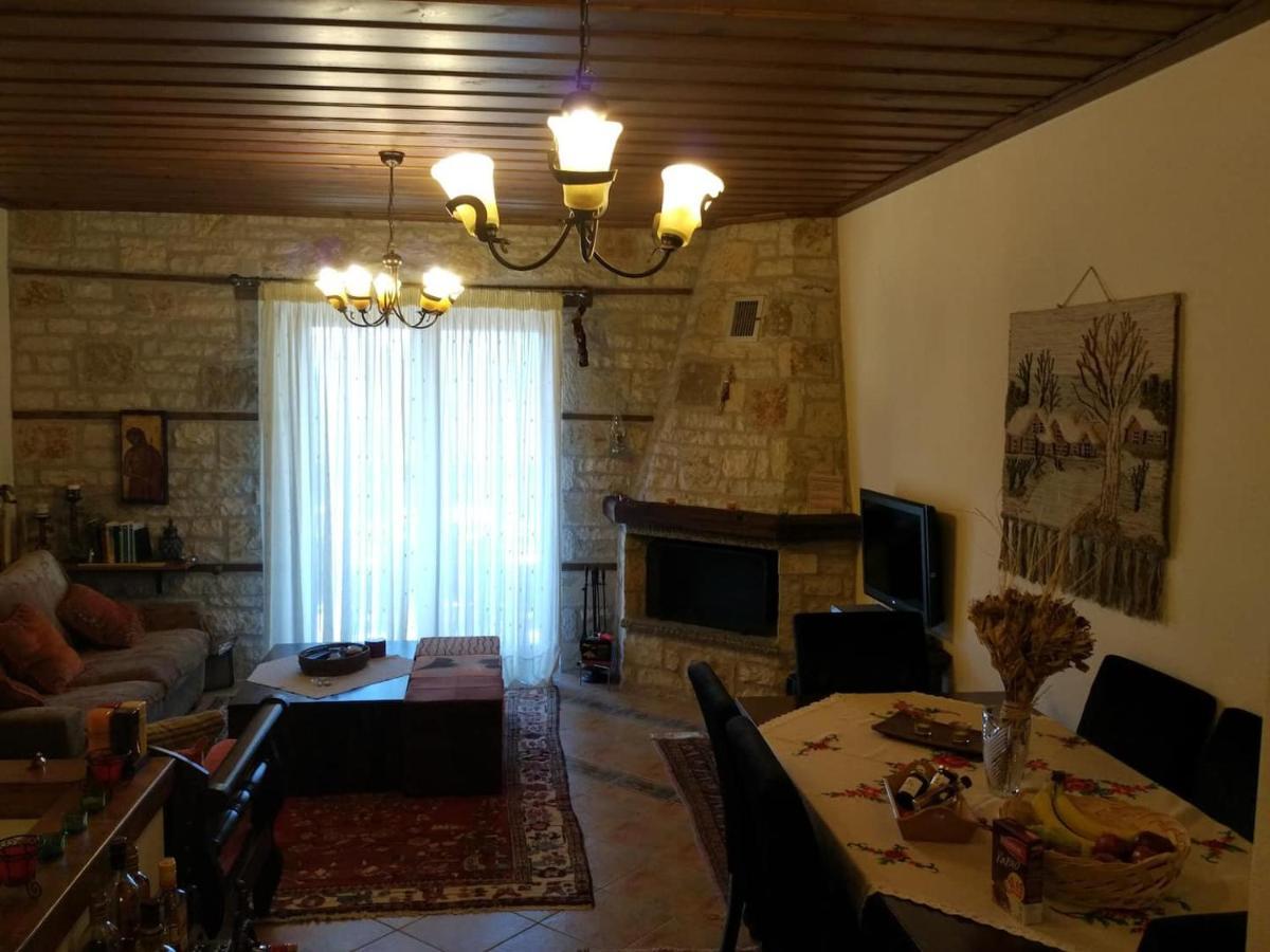 Willa La Casa Di Pietra Karpenísion Zewnętrze zdjęcie